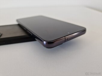 Samsung Galaxy S22 - 2