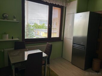 Prenájom 3,5 izbového zariadeného bytu (74 m²) s balkónom - 2