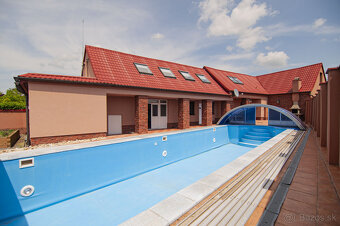 Predaj 7-izb. dom s bazénom na pozemku 561m2, Malé Leváre - 2