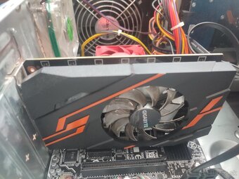 PC stolný počítač - 2