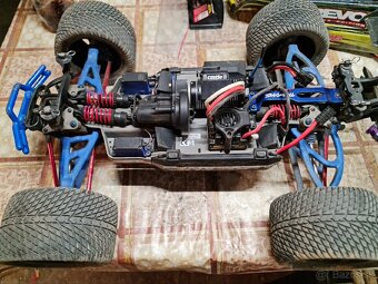 Traxxas E-Revo 1:8 - 2
