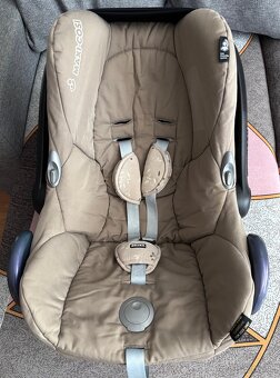 Maxi cosi Cabriofix s Familyfix (izofixovou) základňou - 2
