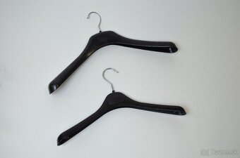 Vešiaky plastové - 2
