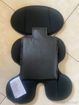 Predam novorodenecku vlozku Britax Romer - 2