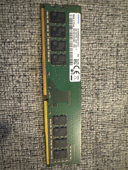 Samsung 8GB DDR4-2400 UDIMM PC4 - 2