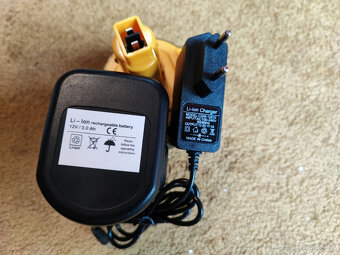 Li-Ion akumulátor 12V (3Ah) s nabíjačkou pre náradie DeWalt - 2