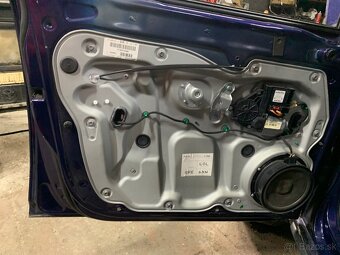 Náhradné diely z vw touran - 2