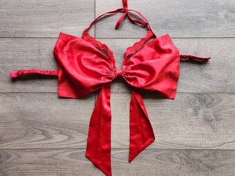 Červená podprsenka s mašľou - 2