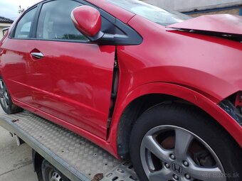 Rozpredam civic 8gen 2011 - 2