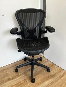 Kancelárska stolička Herman Miller Aeron full option- postur - 2