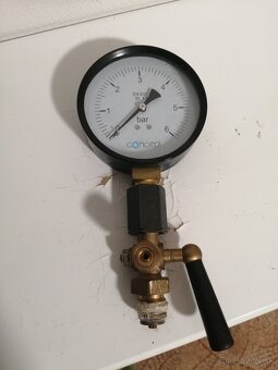 Manometer rôzne, nepoužité. - 2