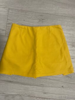 Zara suknokratasy - 2