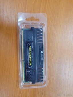 Corsair VENGEANCE 8GB DDR3 - 2