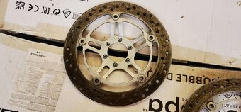 Predne brzdove kotuce z Honda HORNET 600 - 2