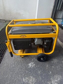 Elektrocentrála 3000 W – 230V / 12V Powermat - 2