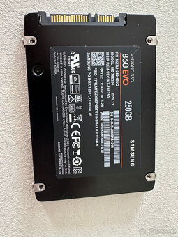 Samsung 860 EVO 2.5" SSD 250 GB - 2