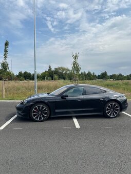 Taycan 4S top výbava stav - 2