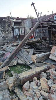 Ručné tesane drevo - 2
