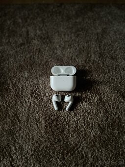 Apple Airpods 3. gen - s bločkom - 2