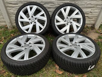Zimná sada VW Golf 8 225/40 R18 Bergamo originál - 2