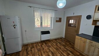 Exkluzívna Ponuka: Rodinný Dom s Obrovským Pozemkom a Potenc - 2