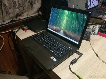 Asus X52. Intel i5. 320 GB. 15,6". 6 GB RAM.Nová klávesnica - 2