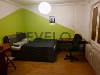 Na predaj svetlý 2-izbový byt v obľúbenej časti Ružinova - 2