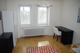 Priestranný 4-izbový byt – Levice, Dopravná ulica - 2