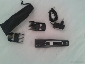 nabijatelny strojcek na vlasy ma zhruba rok s nastavcami - 2