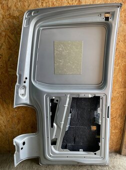 VW T5 T6 pravé zadné dvere krídlové - 2