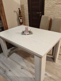 Jedálenský stôl - 2