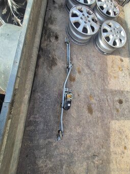 Predám mechanizmus strieračov - 2