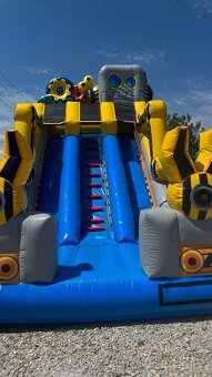 Skakaci hrad ROBOT - 2