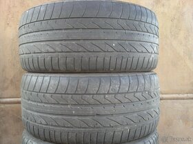 Predám 4-letné pneumatiky Bridgesto 315/35 ZR21 285/40 ZR21 - 2