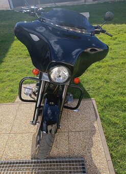 Harley Davidson Street Glide - 2