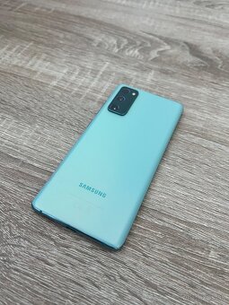 Samsung Galaxy S20 Fe - 2