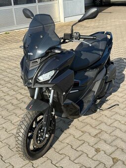Aprilia SR-GT 125 - 2