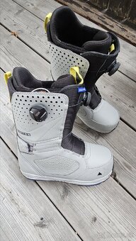 Snowboardové topánky BURTON Photon BOA – veľkosť 42 (EUR)
- 2