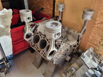 Stolik blok motora V6 - 2