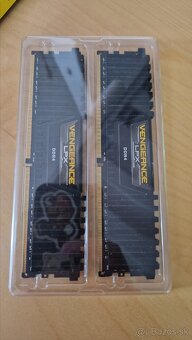 Ramky DDR4 Corsair Vengeance LPX 2x 8gb 3000mhz. - 2