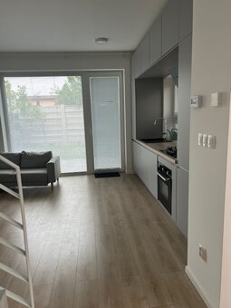 3-izbový byt v dvojdome so záhradkou a parkovaním - 2