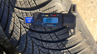 225/55 r19 99v - 2