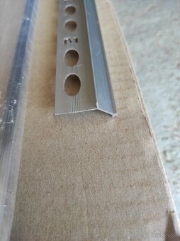 Hliníkový schodový profil 10/250 - 2