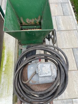 Šrotovník na ovocie - 2