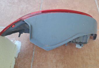 Zadne svetla ,svetlo Toyota Yaris ,original Toyota - 2