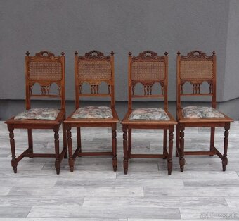 Set historických stoličiek – ( 4 ks ). - 2