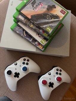Xbox one s + 2x ovládač + 4x hry - 2
