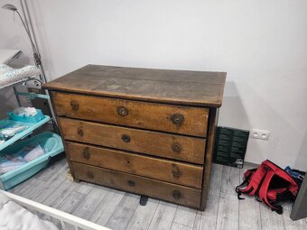 Starožitná komoda - 2