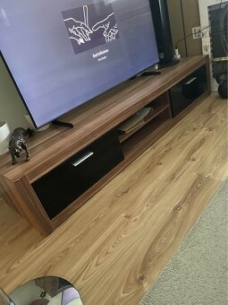 skrinka pod TV - 2