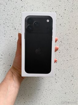 Predám iPhone 18 Pro Max 256GB Black - 2